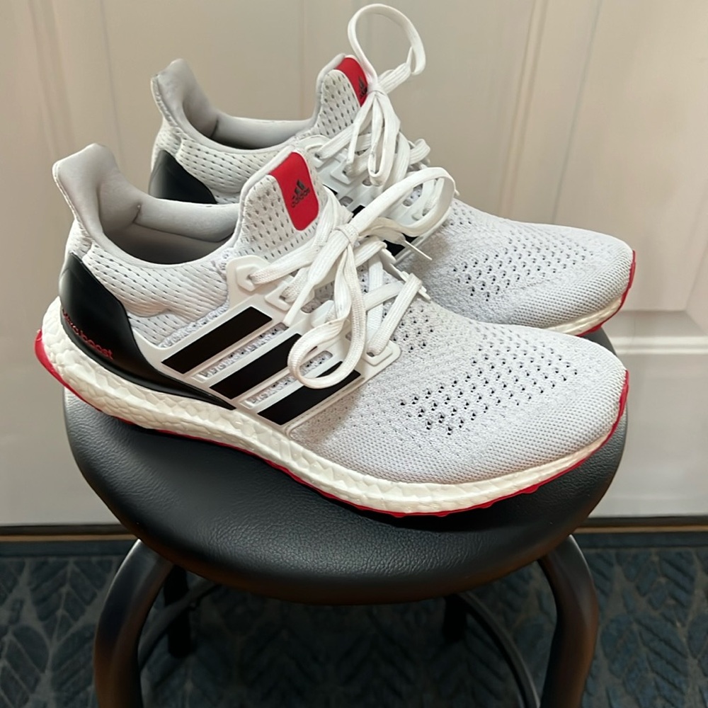 Adidas ultraboost 1.0 running sneakers men’s size 6.5 white/black